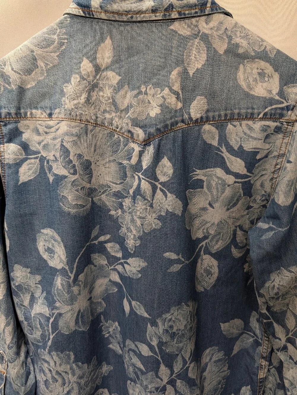 Johnny Was 💙 Rialto Light Blue Floral Denim Snap-Front Shirt Size Medium EUC - Picture 12 of 12